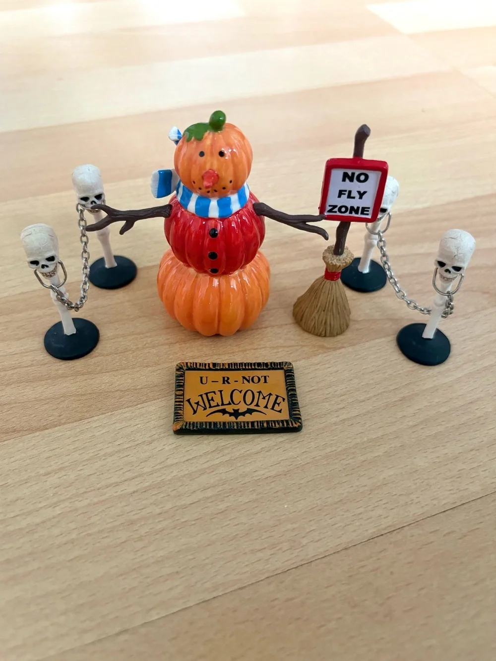 Department 56 Halloween Village Accessories Decorating Set Pumpkin Skulls Broom